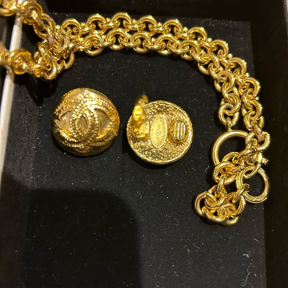 💝 Auth CHANEL Set CC Logo Chain Pendant Necklace with Earrings + Box💝 - Picture 5 of 10
